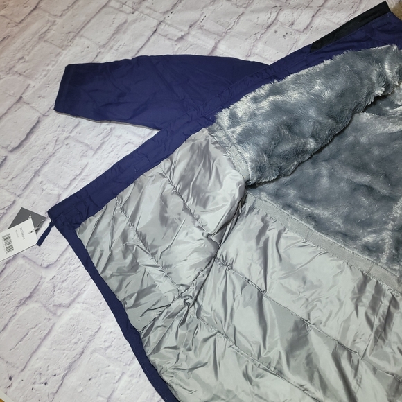 Eddie Bauer Superior Parka (Big boys) - Picture 6 of 10